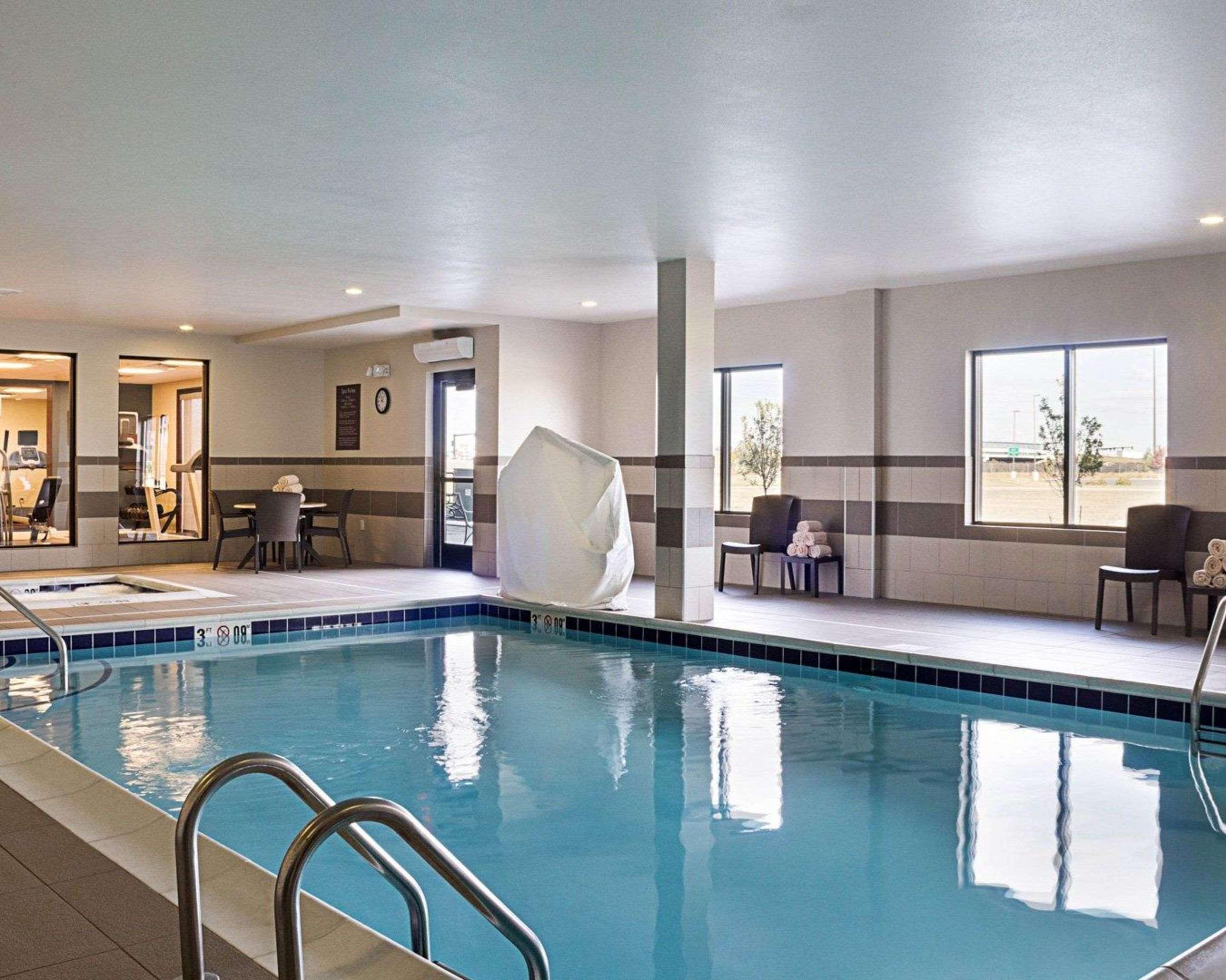 Comfort Suites Fargo Medical Center מראה חיצוני תמונה